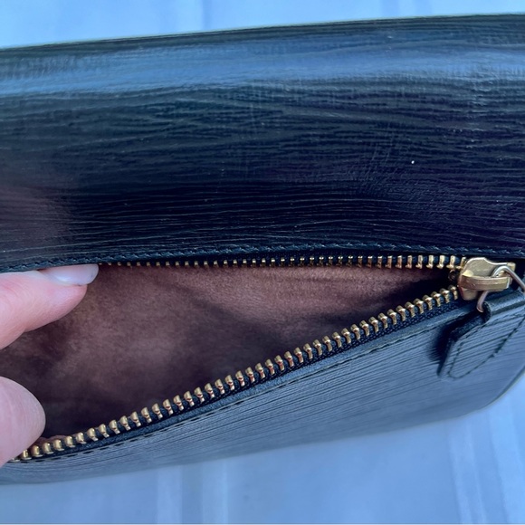 Versace Black Leather Wristlet Clutch Vintage with lock & key - Picture 7 of 17